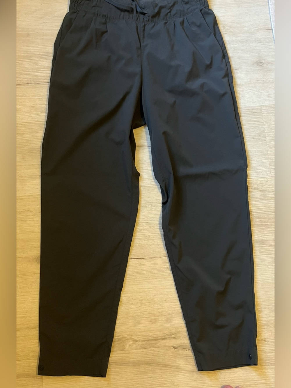 Woman’s REI co-op Trailmade Joggers with pockets Elastic waist band